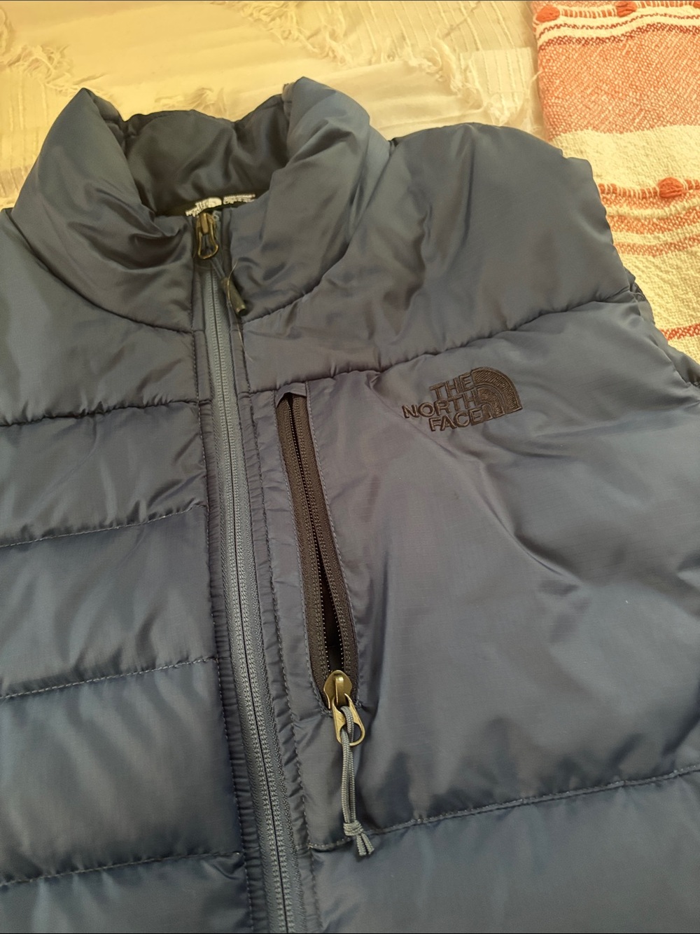 The North Face Men's Blue Quilted Puffer Vest - Picture 4 of 4